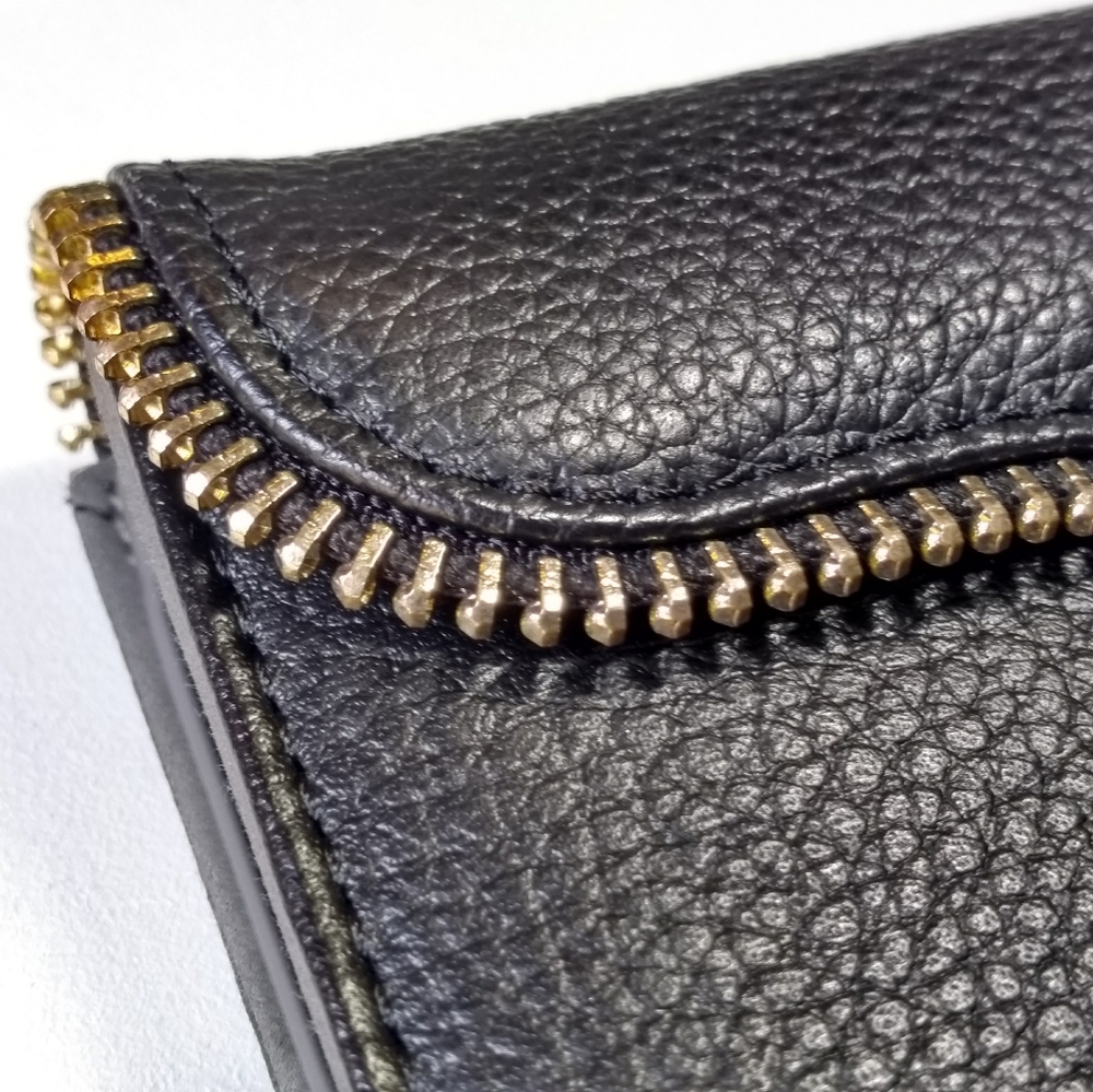 iPhone 6/6s Genuine Leather Folio Wristlet | RM